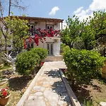 Irini Apartments And Studios